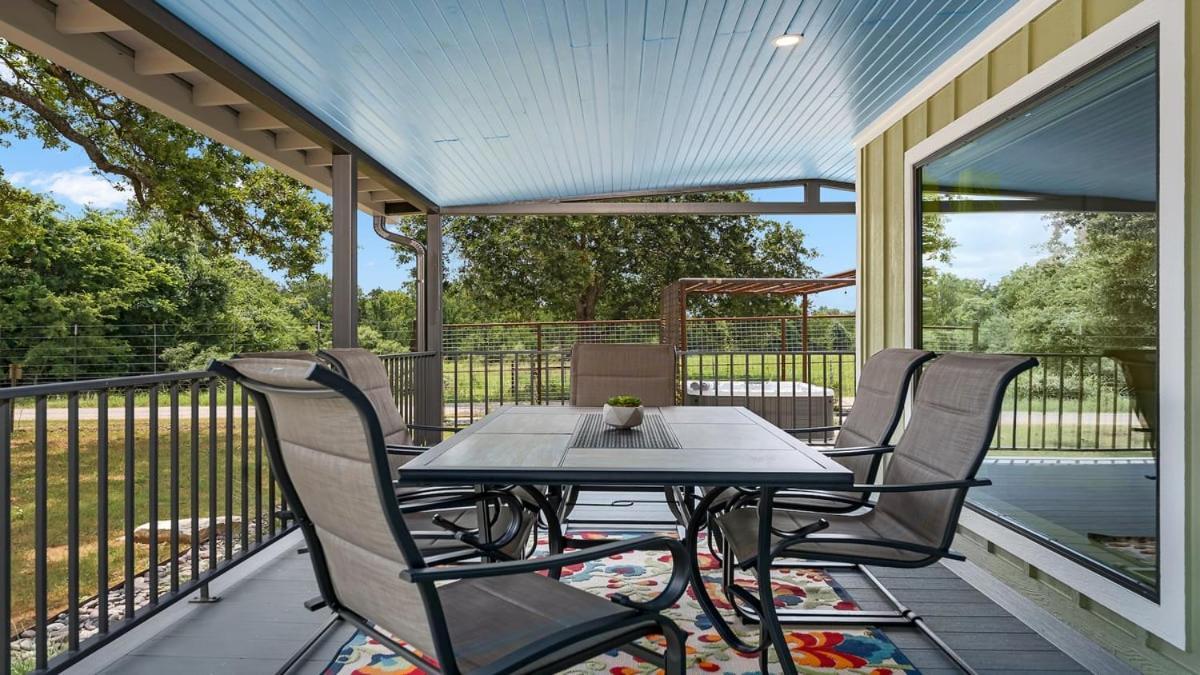 Blumenhaus Sleeps 6 Full Kitchen Plus Hot Tub Fredericksburg Kültér fotó
